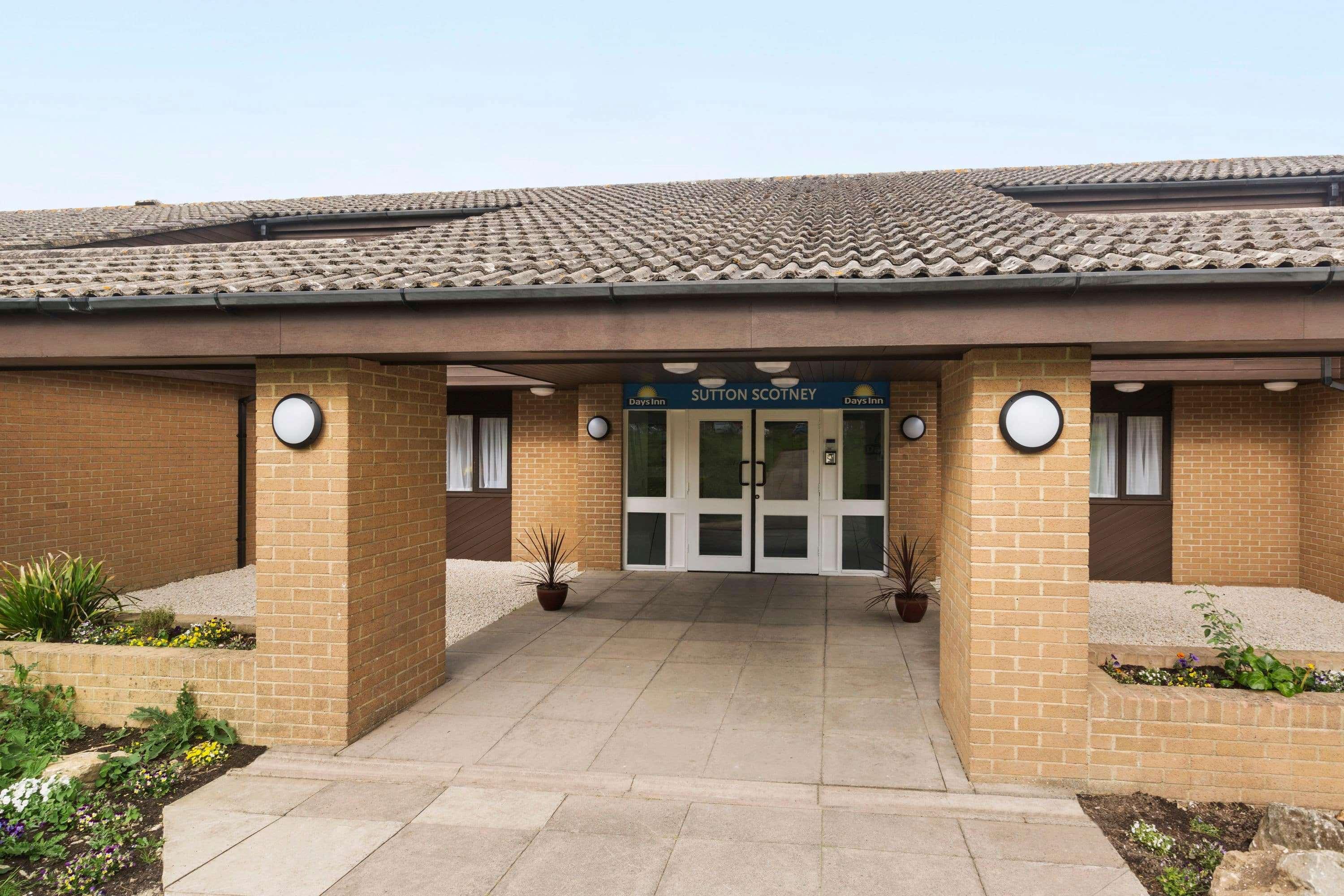 Days Inn Sutton Scotney South Exterior photo